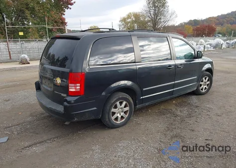 2010 Chrysler Town & Country Touring из США, поврежденный, VIN 2A4RR5D16AR126507